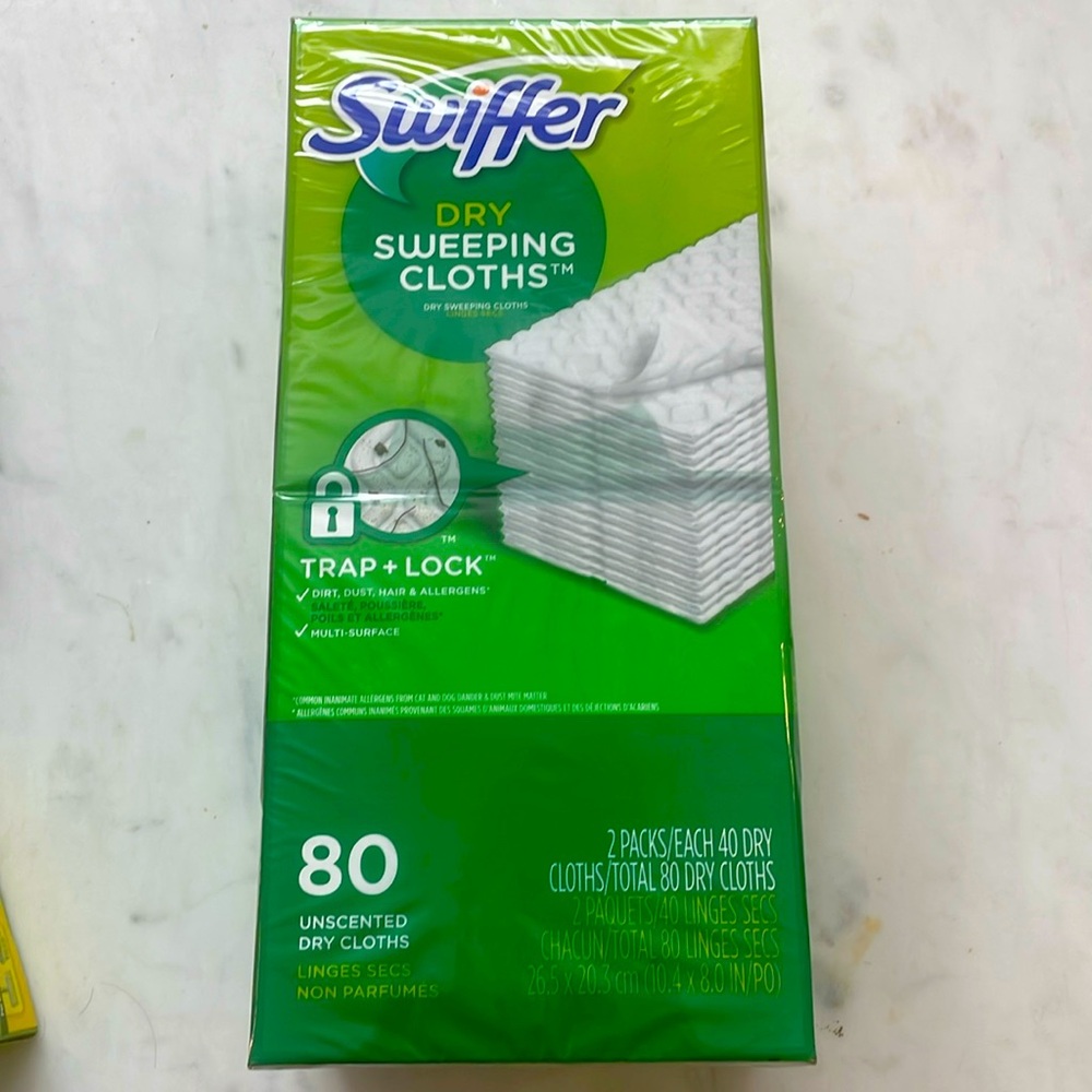 Unopened swiffer dry sweeping cloths